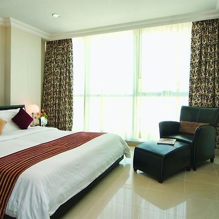 Retaj Residence Al Corniche Doha Room photo