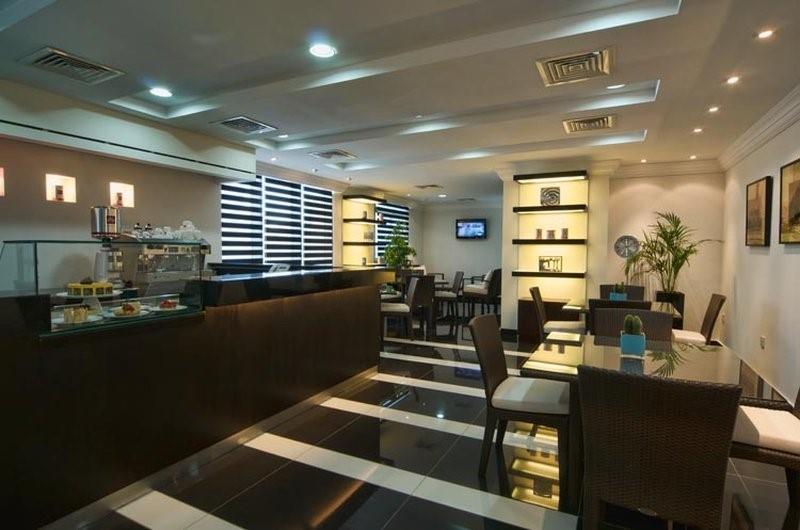 Retaj Residence Al Corniche Doha Restaurant photo